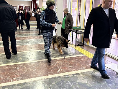 ����������